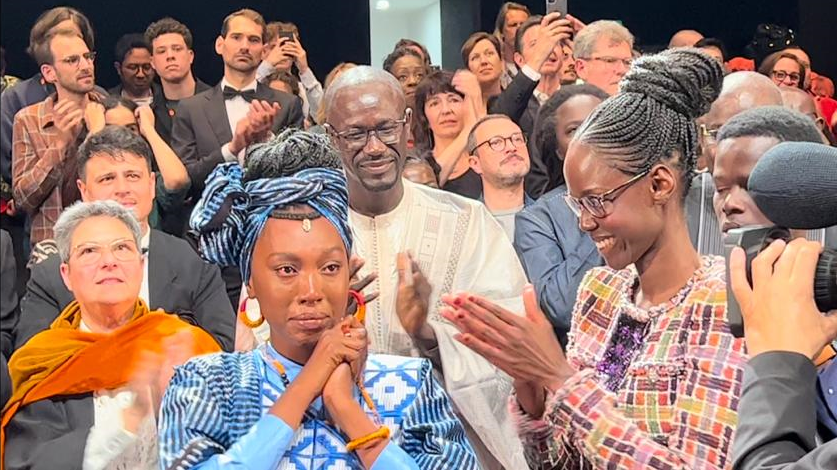 Emotion pour l'interprète de Banel, Khady Mane, saluée par la réalisatrice et le public (Photo Joël Barcy) Emotion pour l'interprète de Banel, Khady Mane, saluée par la réalisatrice et le public (Photo Joël Barcy)