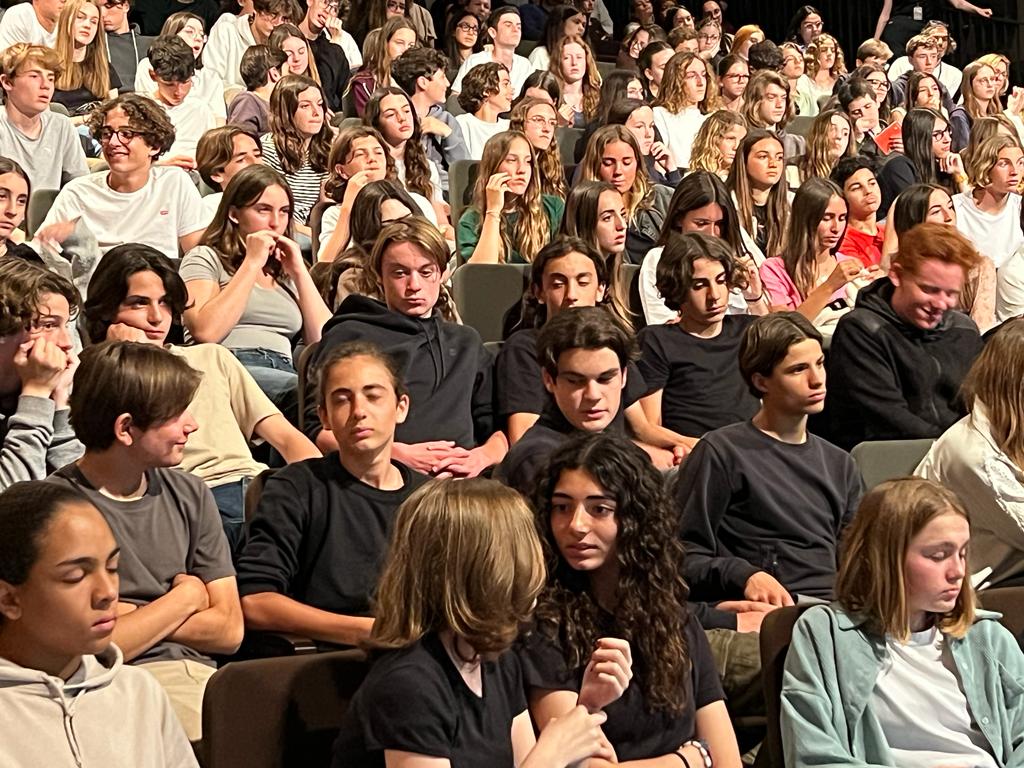 Les collégiens ont débattu avec ces grands témoins de l'Histoire (Photo Joël Barcy) Les collégiens ont débattu avec ces grands témoins de l'Histoire (Photo Joël Barcy)