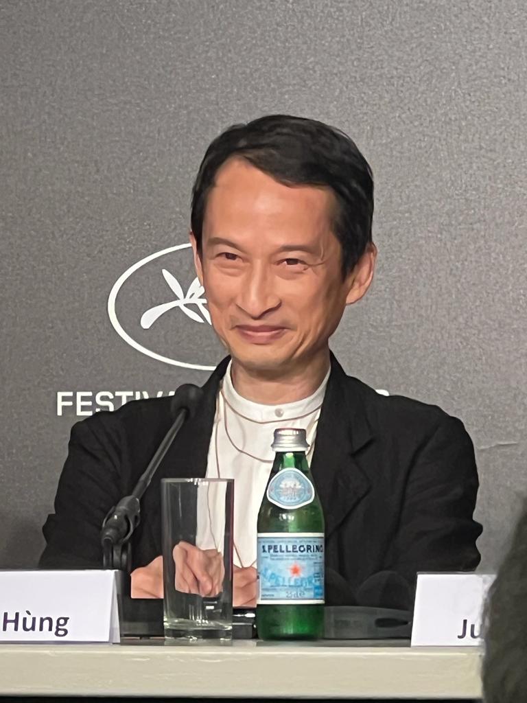 Le réalisateur Trân Anh Hung reçoit le Prix de la mise en scène pour son film 