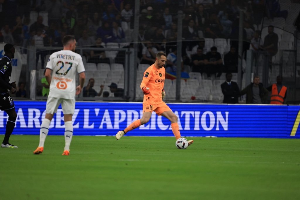 Pau Lopez a effectué un arrêt décisif dans le temps additionnel de la deuxième mi-temps sur un tir de Birama Toure le buteur auxerrois (Photo Laurent Saccomano/Wallis.fr)