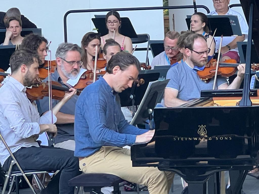 Festival de La Roque d'Anthéron le pianiste Nathanaël Gouin