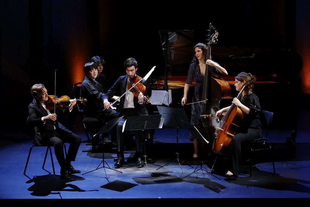 Destimed Capucon et les jeunes copie