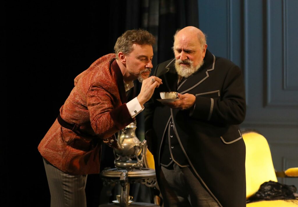 Destimed Christophe de Mareuil a gauche et Frederic Imberty a droite dans les COLLECTIONNISTES Photo Fabienne Rappeneau