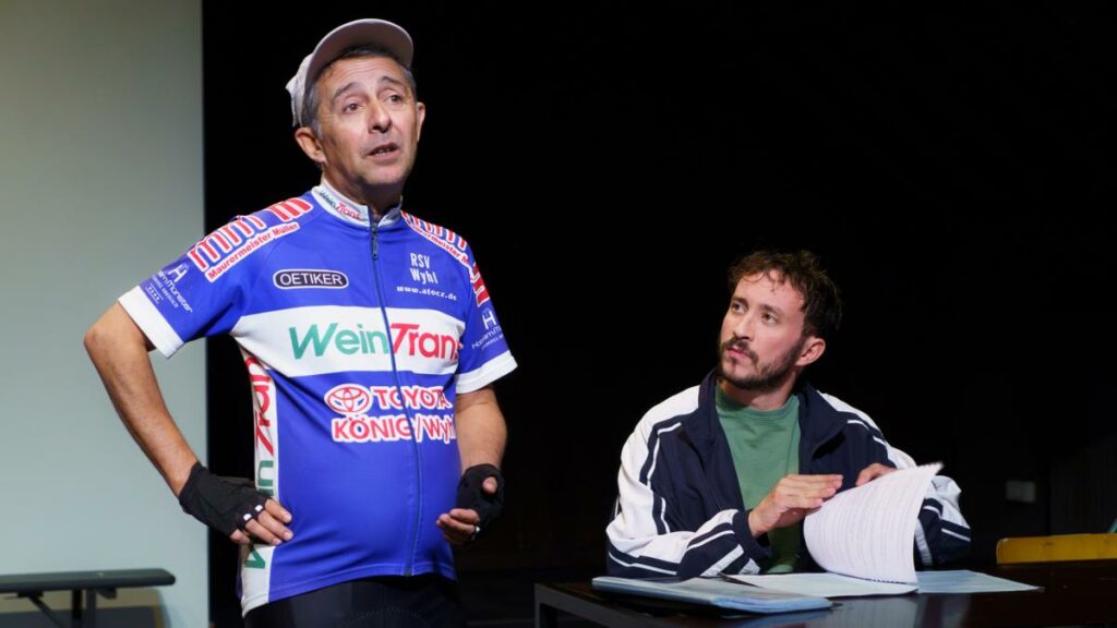 Destimed Pierre Maillet en cycliste et Maurin Olles Photo Andre Muller