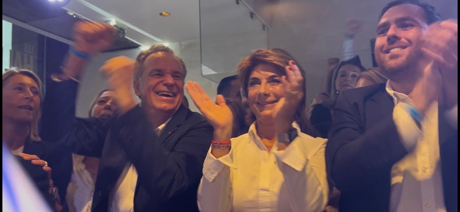 Moment de liesse lorsque Martine Vassal, avec à ses côtés Renaud Muselier, annonce sa candidature à la mairie de Marseille (Photo Joël Barcy)