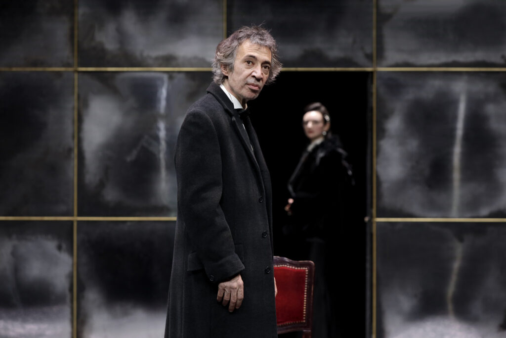 Destimed Eric Elmosnino dans Le Misanthrope Photo Marie Clauzade