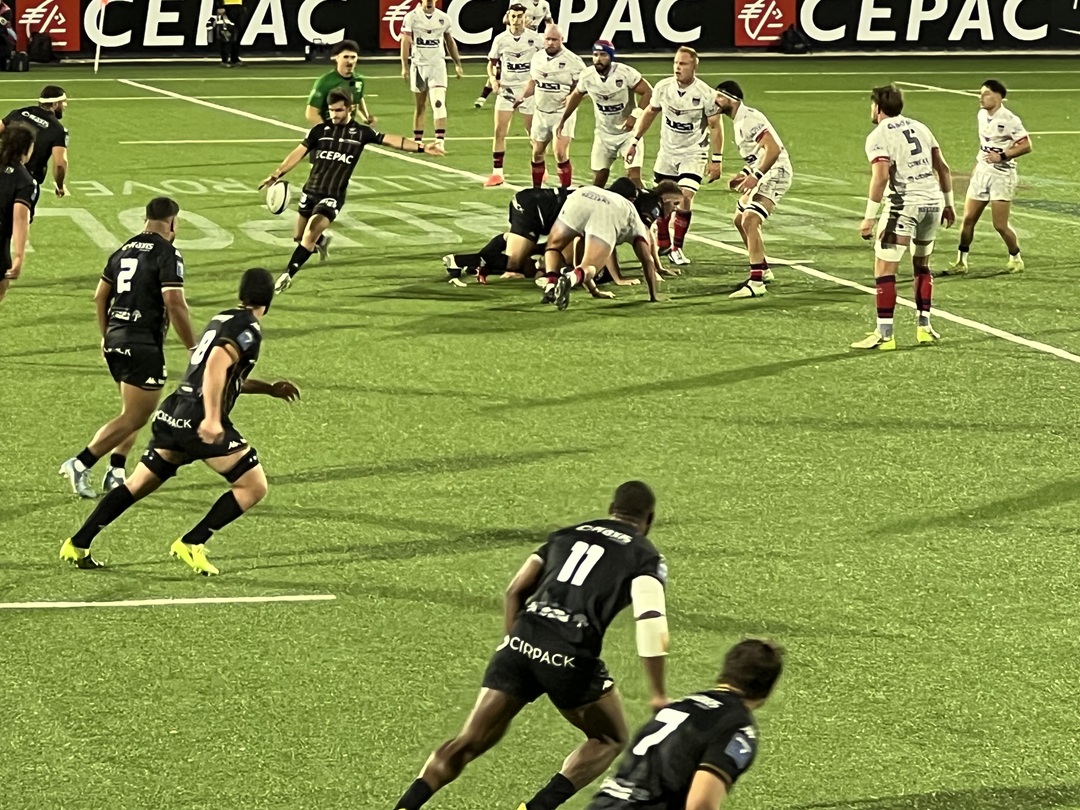 Arthur Coville a été performant dans ses lancements de jeu tout comme Caleb Muntz à l’ouverture permettant aux Noirs de lancer de belles attaques. © M.E.