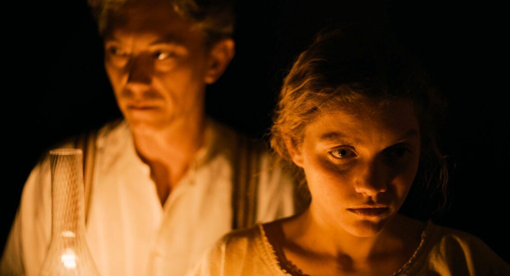 Destimed Swann Arlaud et Galatea Bellugi dans La Condition Photo Diaphana Films