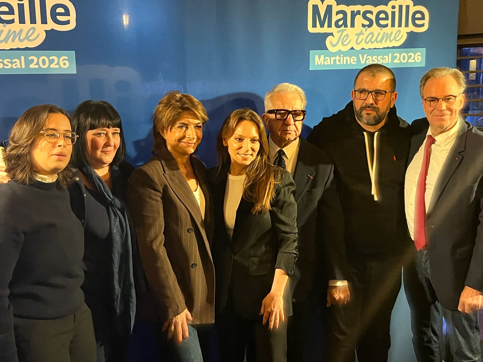 La candidate à la mairie de Marseille, Martine Vassal entourée du président de Région Renaud Muselier et d’un panel de ses soutiens © Joël Barcy