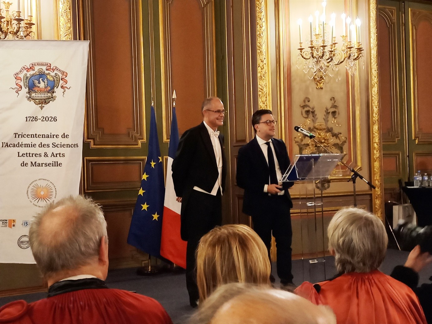 Le programme du tricentenaire de l’Académie des Sciences, Lettres & Arts de Marseille a été présenté dans les salons de de la Préfecture par son président, Didier Rogeon, ici avec le maire de Marseille Benoît Payan (Photo Michel Marcelin)
