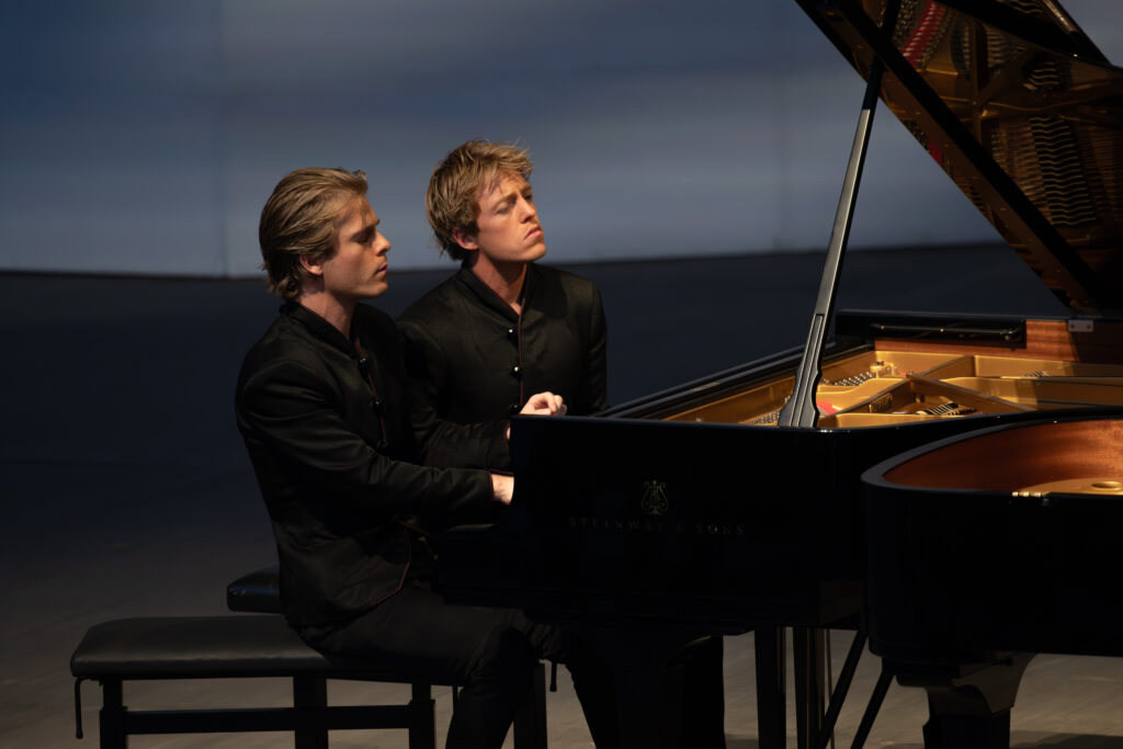 Destimed Lucas et Arthur JUSSEN partageant le piano Photo©Franck DENIS