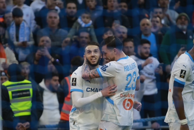 Pierre Émile Hojberg et Amine Gouiri espèrent se féliciter après un but inscrit à Istanbul ( Photo archives Laurent Saccomano/Wallis.fr)