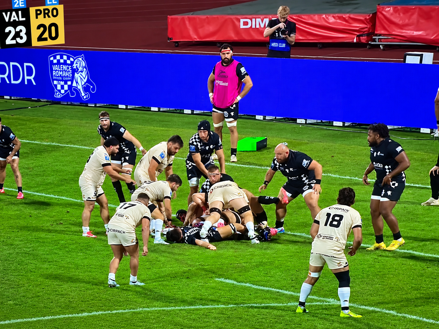 Provence Rugby a été efficace sur les mauls comme ici alors que, menés 23-20, ils allaient revenir à 23-25 après un essai de Julien. (Photo Capture d’écran Canal+)