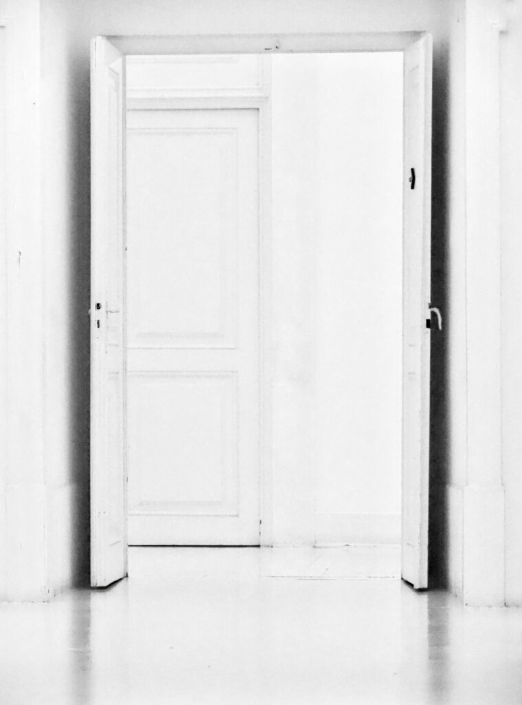 Destimed Une porte sentrouvre la ou il ny avait rien